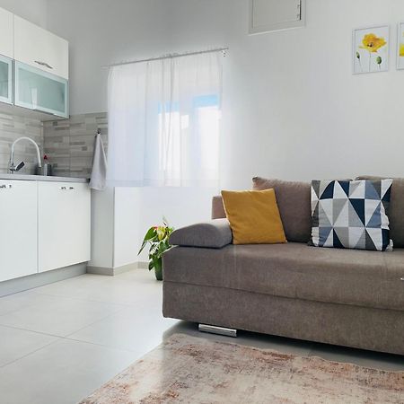 Apartment Erika - For 2 Near The Beach 普拉 外观 照片
