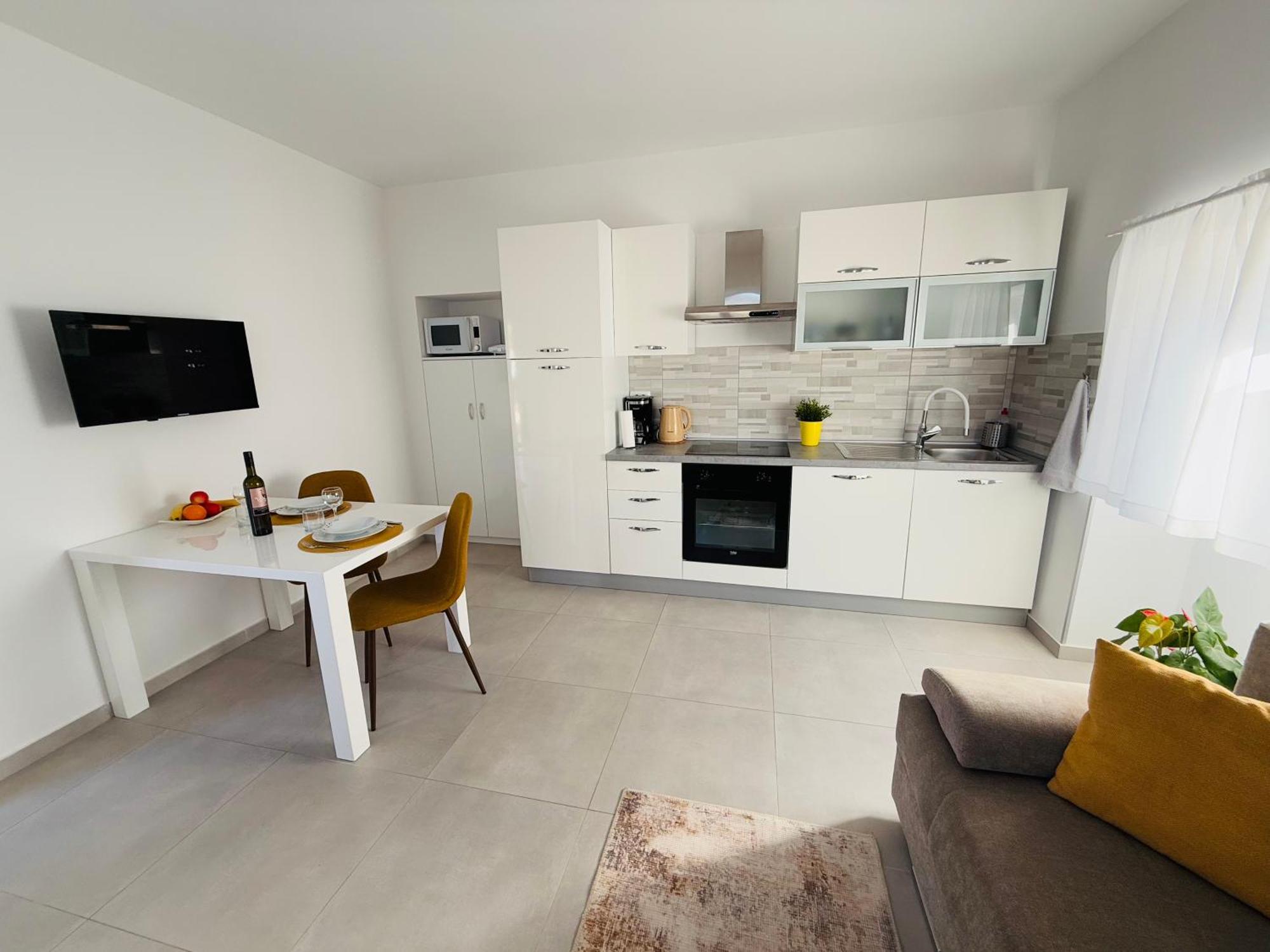 Apartment Erika - For 2 Near The Beach 普拉 外观 照片